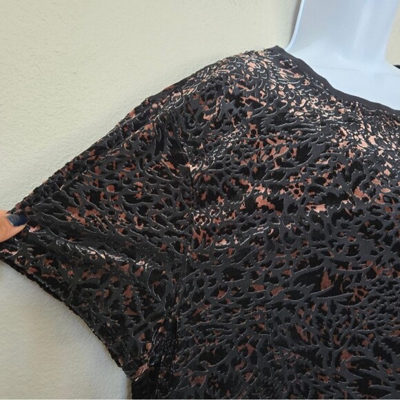 Free People Velvet Teddy Burnout Top Size Medium NWT - Picture 3 of 14